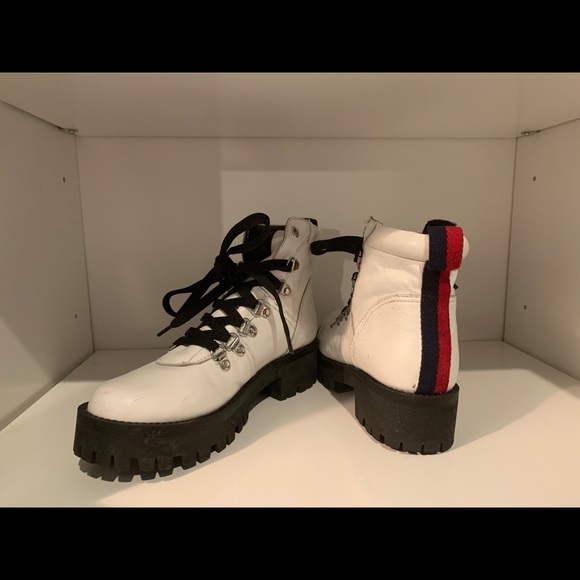 Steve Madden Shoes - Steve Madden white boots used